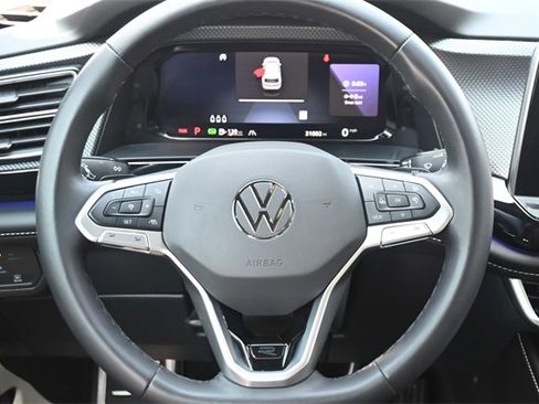 Certified 2024 Volkswagen Atlas Cross Sport SEL R-Line image 10