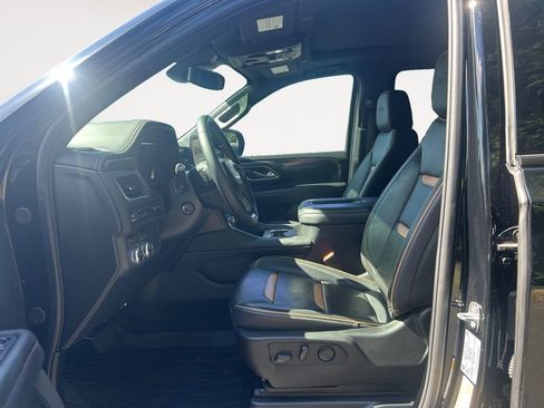 Used 2024 GMC Yukon XL AT4 w/ Technology Package AWD/4WD image 15