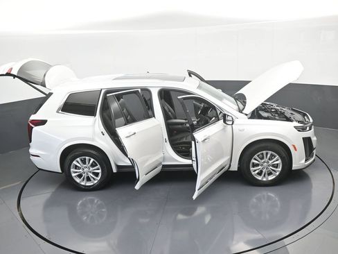 Used 2024 Cadillac XT6 Luxury image 78