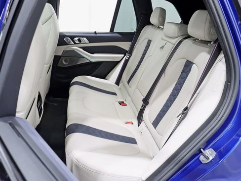 Used 2023 BMW X5 M AWD/4WD image 37