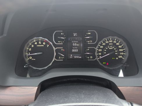 Used 2020 Toyota Tundra Limited w/ Limited Premium Package AWD/4WD image 21