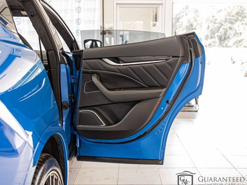 Used 2022 Maserati Levante F Tributo image 41