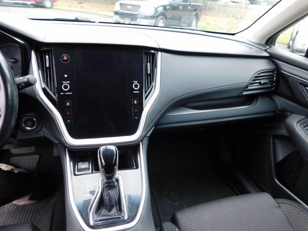Used 2022 Subaru Outback Premium AWD/4WD image 10