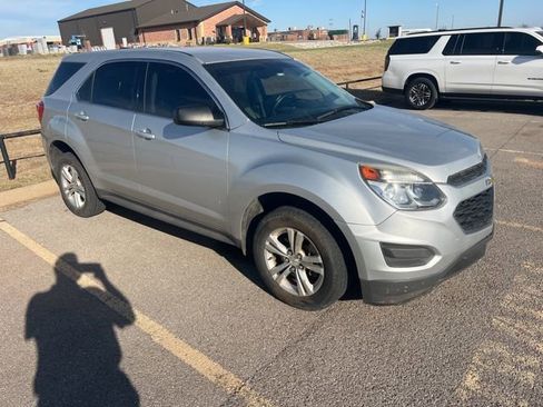 Used 2017 Chevrolet Equinox LS image 1