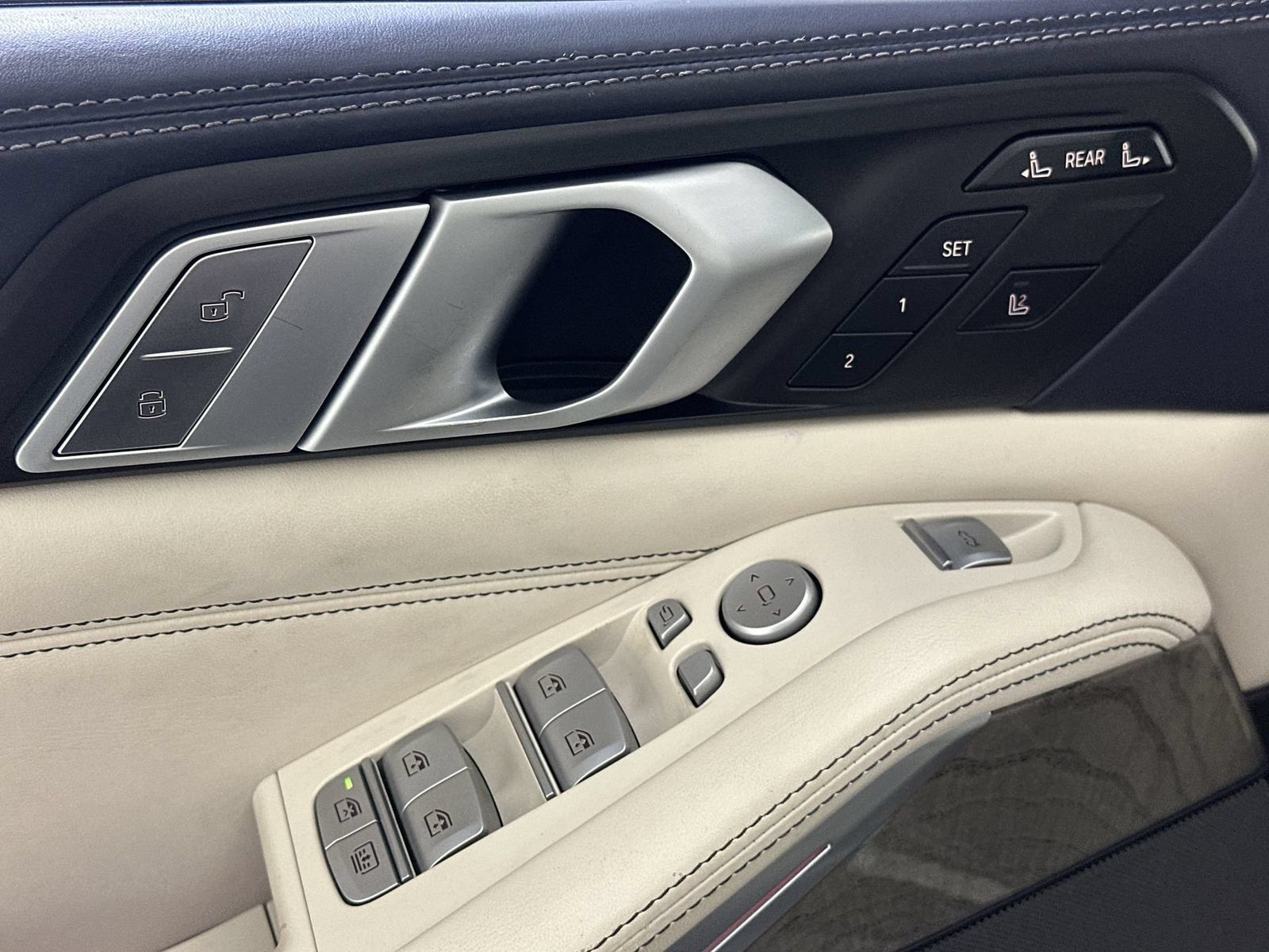 Used 2019 BMW X7 xDrive50i w/ Executive Package AWD/4WD image 13