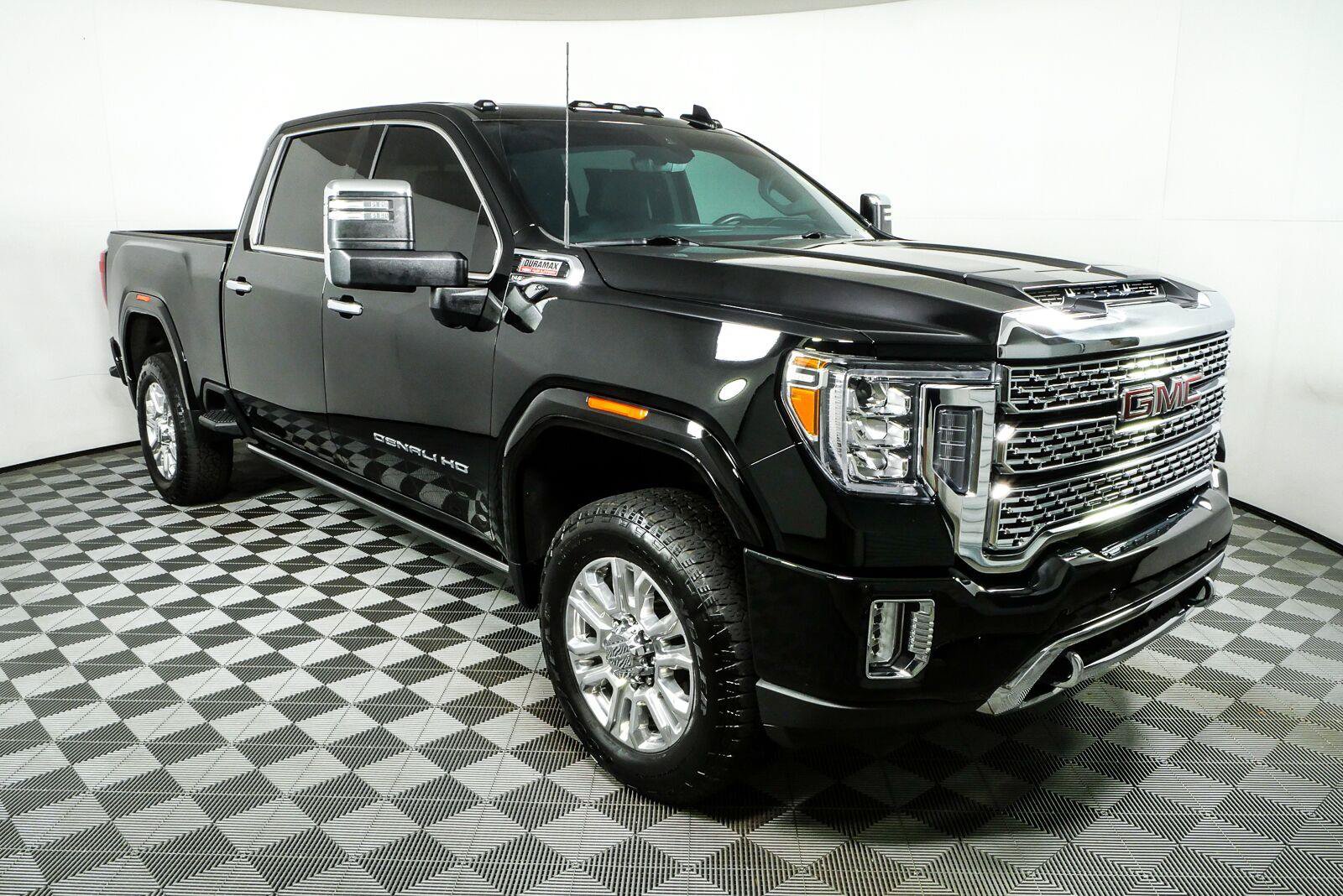 Used 2023 GMC Sierra 2500 Denali w/ Denali Ultimate Package AWD/4WD image 1