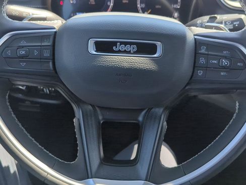 New 2025 Jeep Grand Cherokee L Altitude image 18