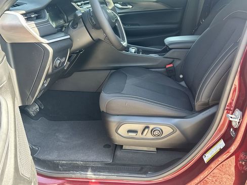 New 2026 Jeep Grand Cherokee L 4WD image 9
