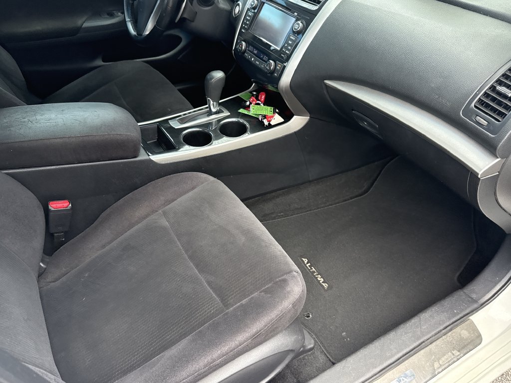 Used 2013 Nissan Altima 3.5 SV w/ Navigation Pkg FWD image 31
