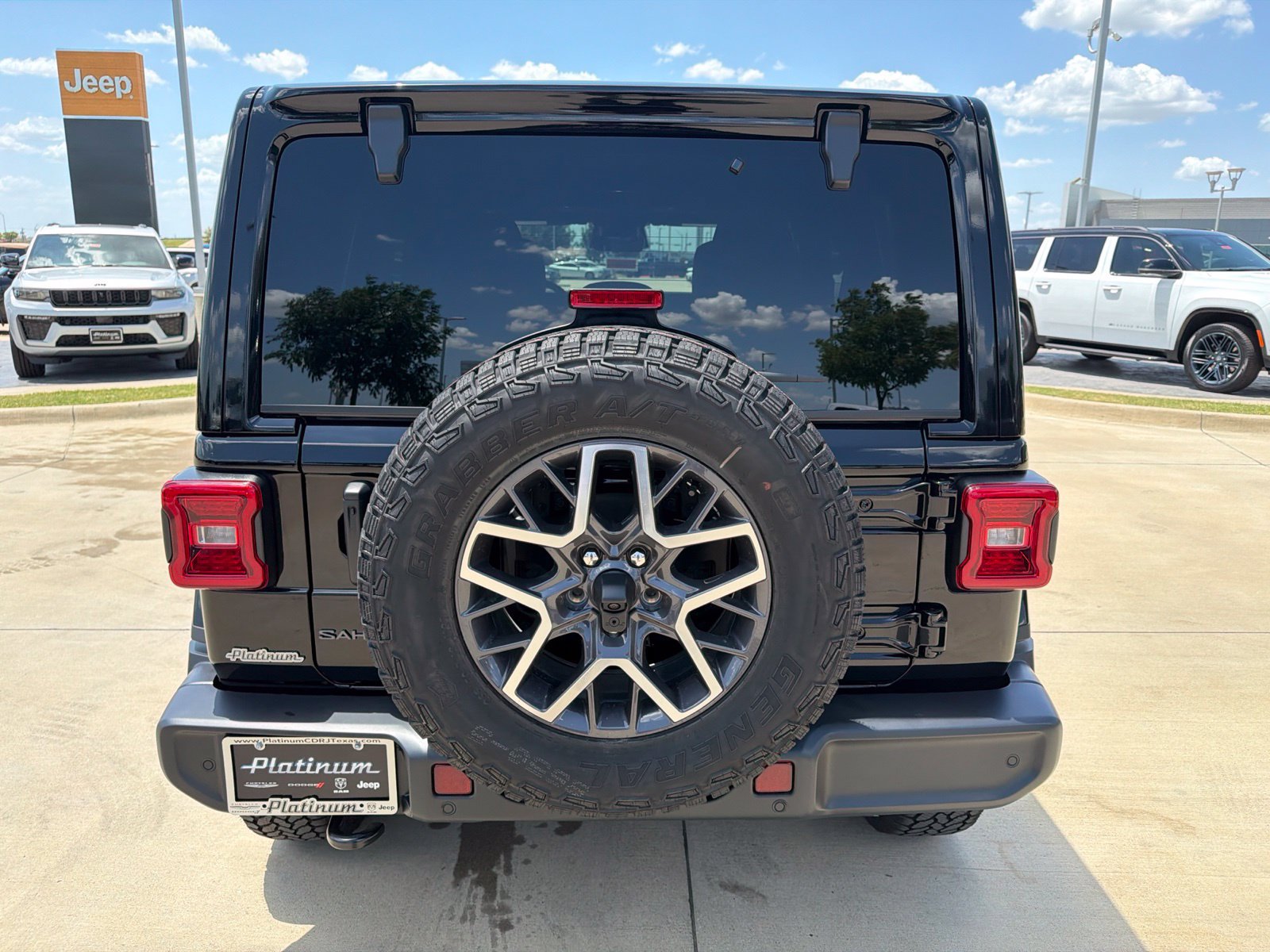 New 2026 Jeep Wrangler Unlimited Sahara AWD/4WD image 4