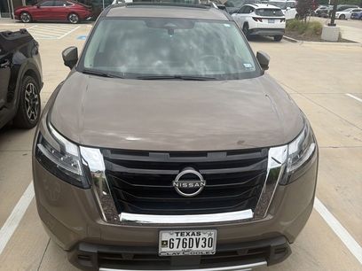 Used 2024 Nissan Pathfinder Platinum