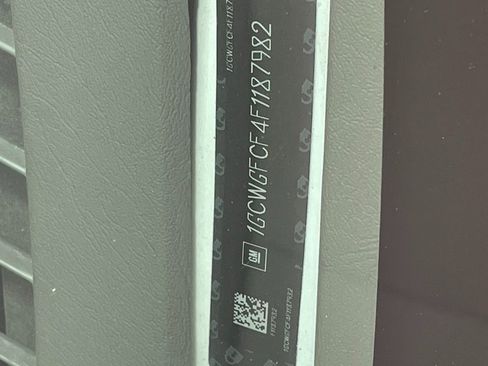 Used 2015 Chevrolet Express 2500 image 24