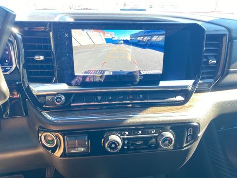 Used 2024 Chevrolet Silverado 2500 LT image 34