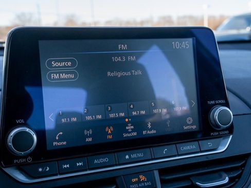 Used 2023 Nissan Altima 2.5 SV image 5