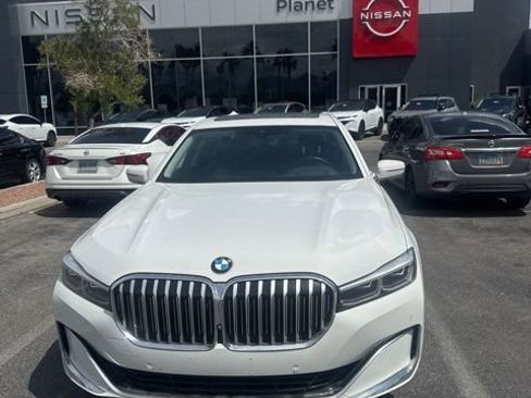 Used 2022 BMW 740i w/ Premium Package RWD image 1
