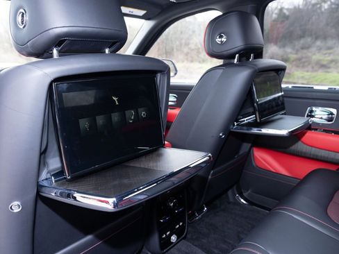 New 2025 Rolls-Royce Cullinan image 46