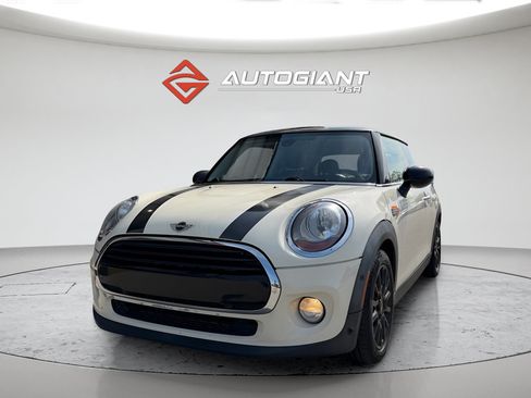 Used 2018 MINI Cooper 2-Door Hardtop FWD image 4