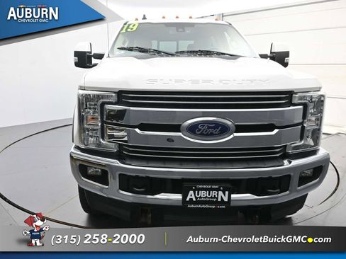 Used 2019 Ford F250 Lariat w/ Lariat Ultimate Package AWD/4WD image 3