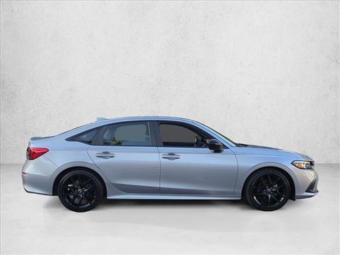 Used 2024 Honda Civic Sport image 4