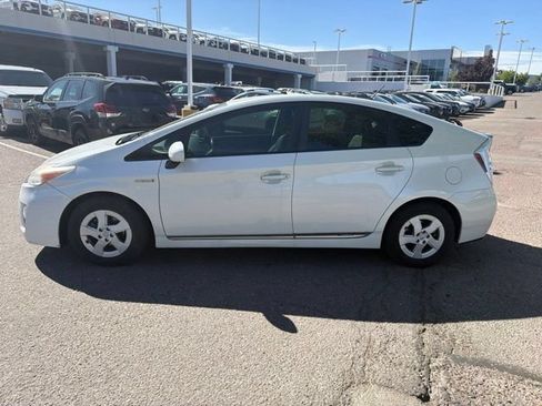 Used 2011 Toyota Prius Four FWD image 2
