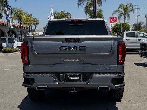 Used 2021 GMC Sierra 1500 Denali w/ Denali Ultimate Package AWD/4WD image 7