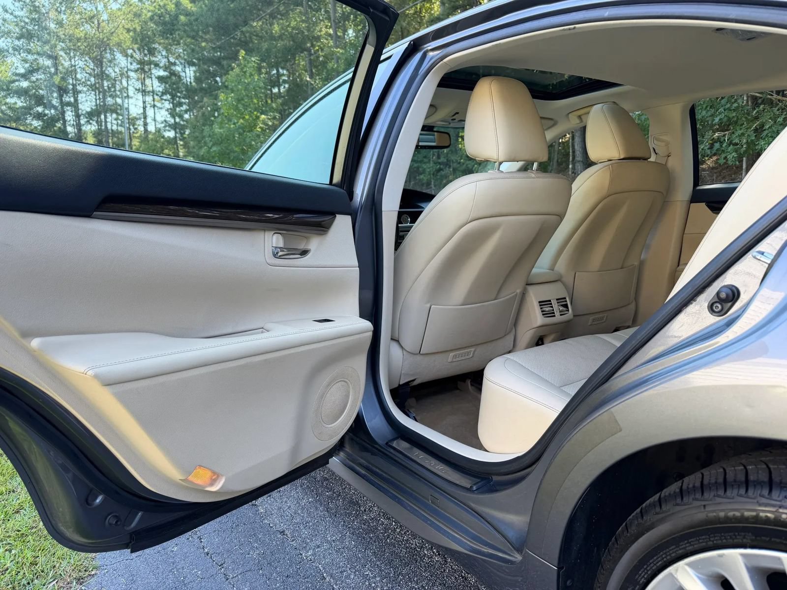 Used 2013 Lexus ES 350 w/ Luxury Pkg FWD image 19
