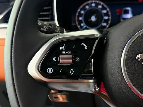 Certified 2026 Jaguar F-PACE R-Dynamic S image 22