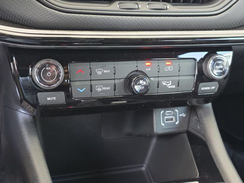 New 2026 Jeep Compass Latitude AWD/4WD image 21