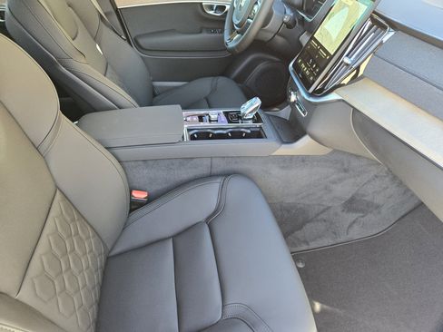 New 2026 Volvo XC90 B5 Plus image 17