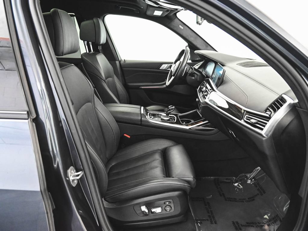Used 2021 BMW X7 M50i w/ Cold Weather Package AWD/4WD image 27