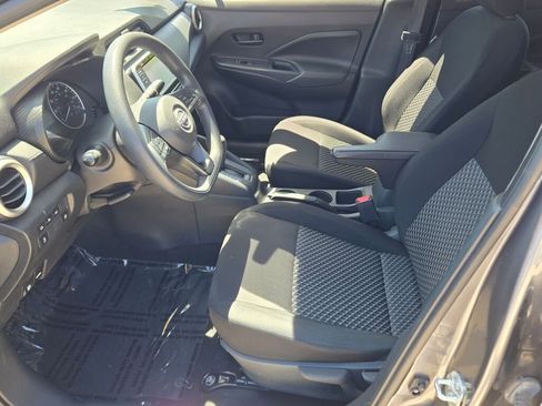 Used 2023 Nissan Versa S w/ Trunk Package FWD image 15
