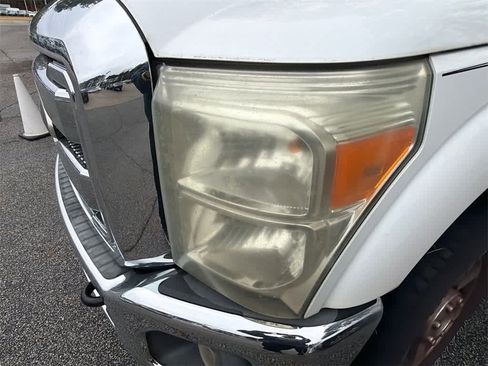 Used 2011 Ford F250 Lariat w/ Lariat Interior Pkg image 9