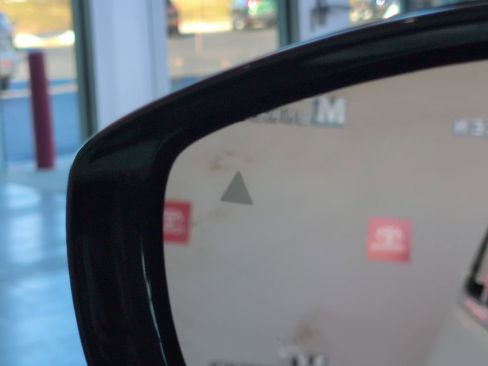 Used 2024 Chrysler Pacifica Touring-L image 26