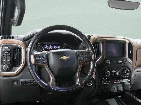 Used 2022 Chevrolet Silverado 3500 High Country w/ Z71 Off-Road Package image 9