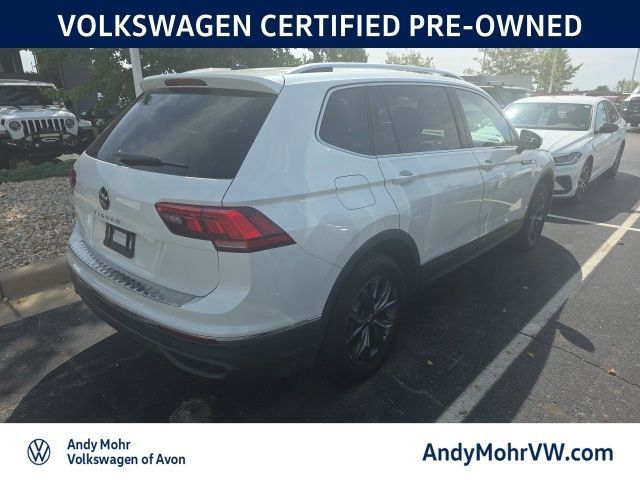Used 2023 Volkswagen Tiguan SE FWD image 3