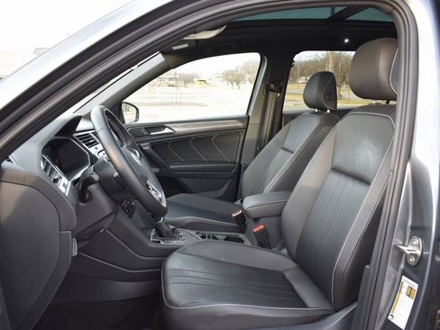 Used 2023 Volkswagen Tiguan SE R-Line image 7