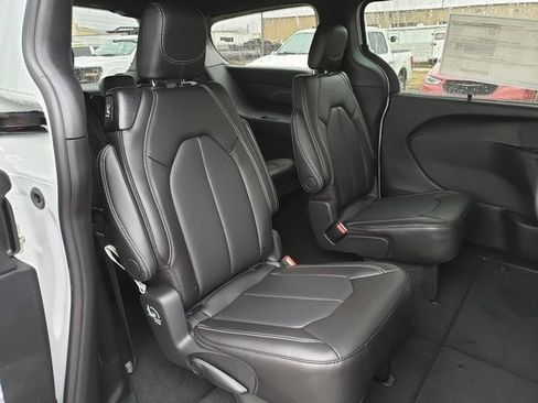 New 2026 Chrysler Voyager LX image 19