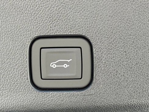 Used 2027 Chevrolet Traverse RS FWD image 20