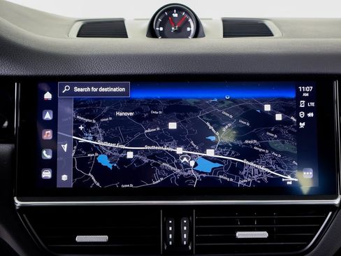 Certified 2022 Porsche Cayenne image 16