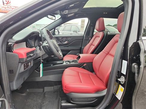 New 2024 Lincoln Corsair Grand Touring w/ Rear Removable Package Tray image 6