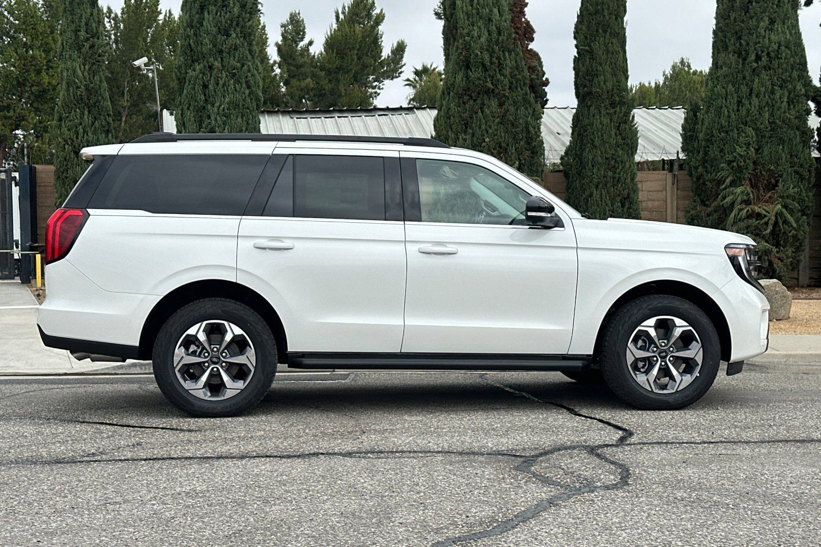 New 2027 Ford Expedition Active AWD/4WD image 3