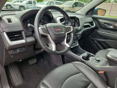 Used 2024 GMC Terrain SLT AWD/4WD image 19