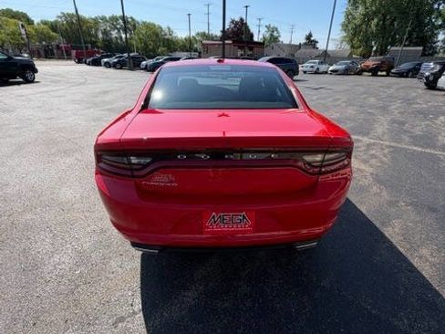 Used 2022 Dodge Charger SXT RWD image 5