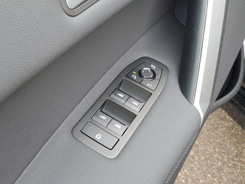 New 2026 BMW iX xDrive60 w/ M Sport Package image 6