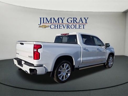 New 2026 Chevrolet Silverado 1500 High Country image 3
