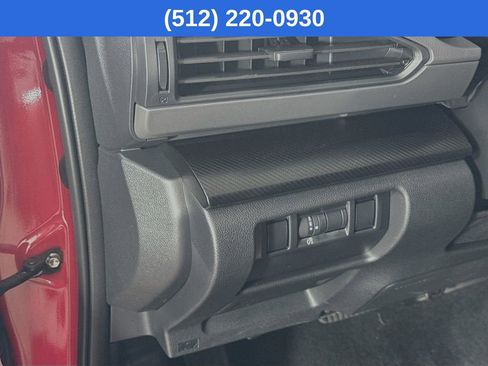 Used 2025 Subaru Crosstrek 2.0i Premium image 11