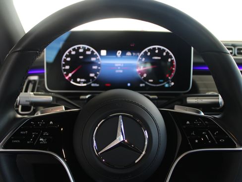 Certified 2025 Mercedes-Benz S 580 4MATIC Sedan image 17