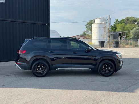 Used 2024 Volkswagen Atlas Peak Edition SE AWD/4WD image 5