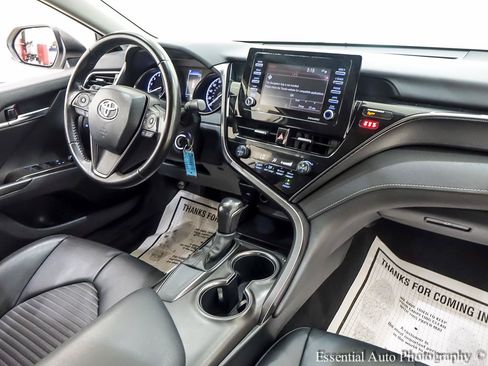 Used 2021 Toyota Camry SE FWD image 31