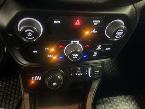 Used 2021 Jeep Renegade Sport AWD/4WD image 14